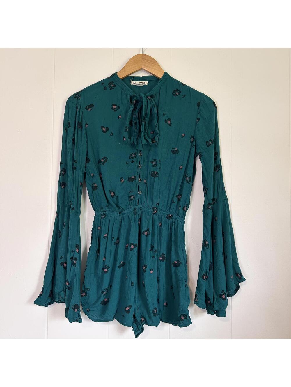 Billabong Front Tie Long Sleeve Bell Sleeve Keyhole Romper Women's Small